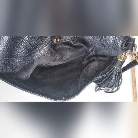 Michael Kors Bedford Tassle Bag Black Pebbled Leather with Matching Wristlet - Picture 6 of 11